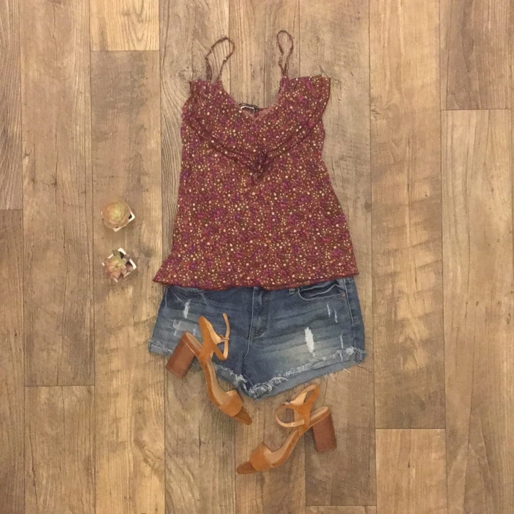 🌸 Love Squared floral spaghetti strap ruffle top